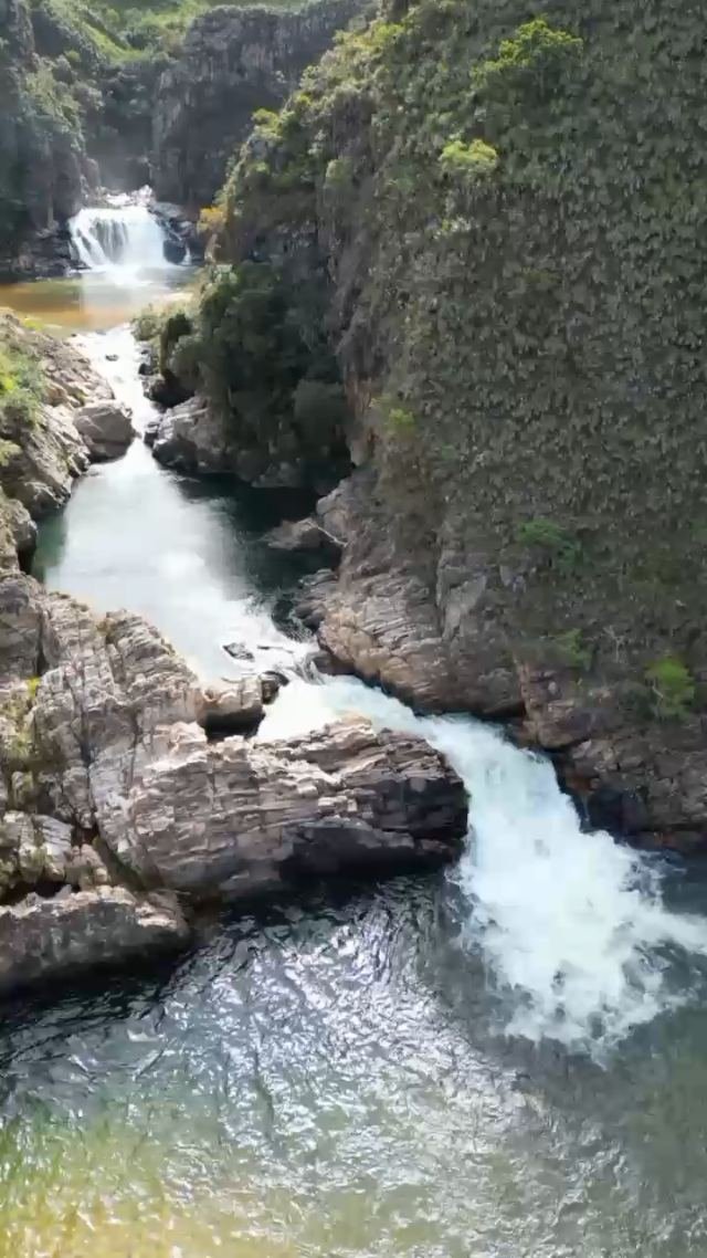 Capa do vídeo: Circuito de Cachoeiras e Piscinas Naturais